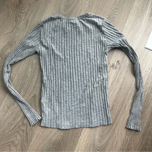 Topshop Grey Ribbed Long Sleeve Size Small - Picture 2 of 3